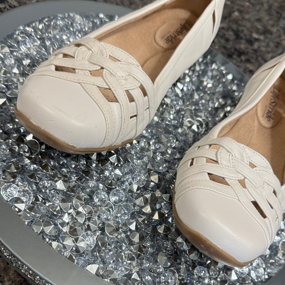 Life Stride Diverse Women's off White or cream Loafers flats NEW 8.5W - Picture 4 of 16
